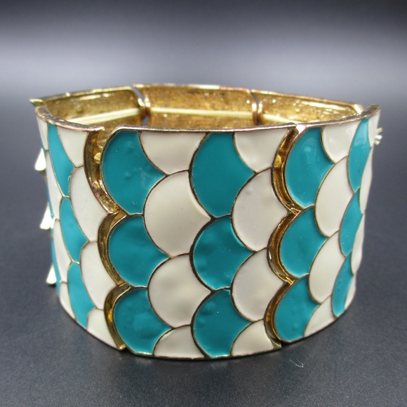Jewelry - Vintage Blue & White Scale Style Metal Bracelet